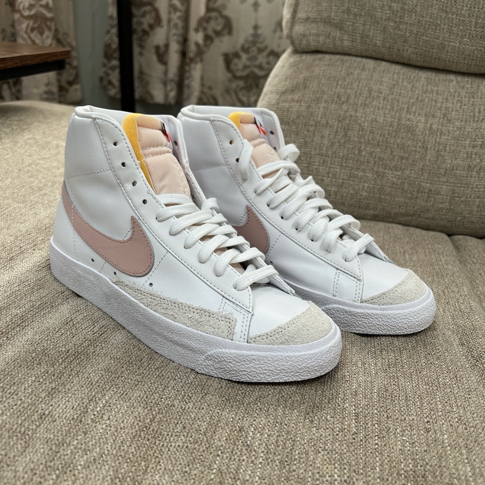 Never worn Nike blazers
